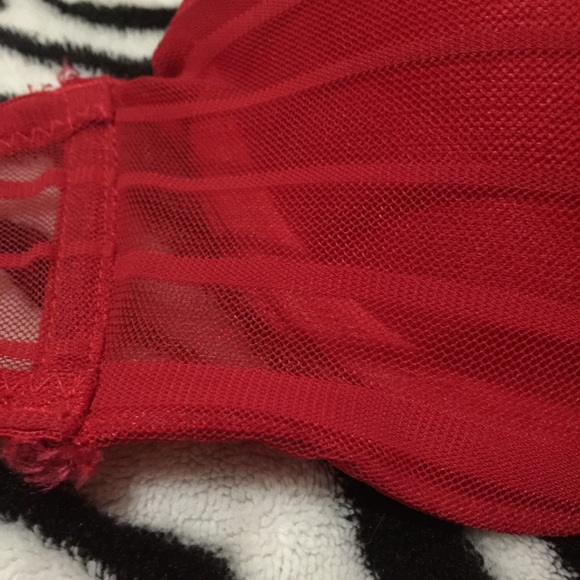 Bright red stripe strapless bra - Picture 5 of 5